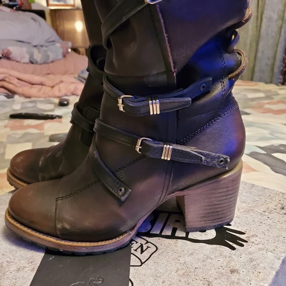 Freebirds - Picture 4 of 15